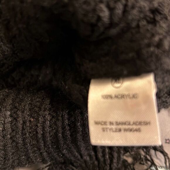 - NWT Fashion Nova black distressed sweater. XL - Picture 12 of 15